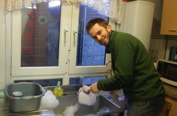 Who says men don't do dishes !!!
